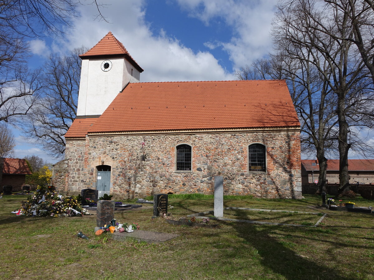 Kiekebusch, evangelische Kirche, erbaut im 14. Jahrhundert (07.04.2026)