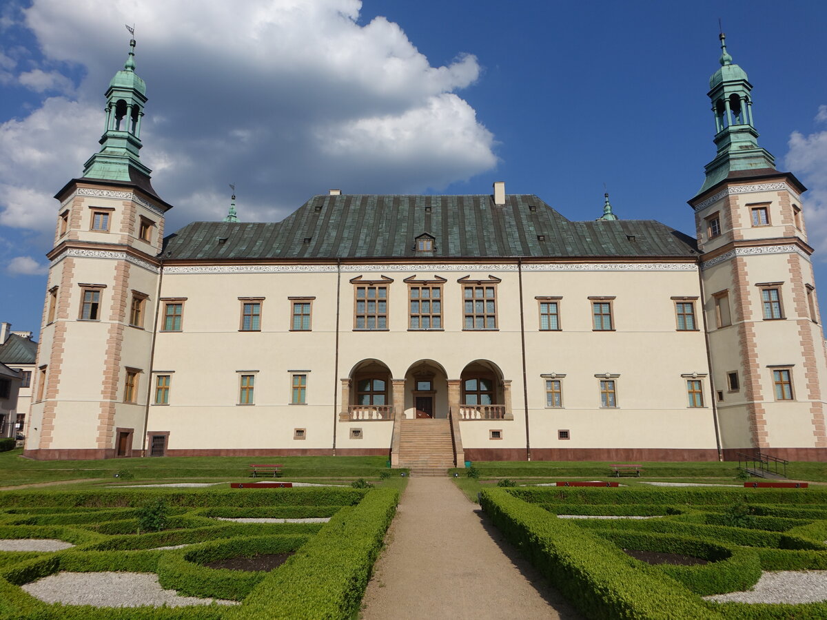 Kielce, Palast der Bischfe von Krakau, erbaut von 1631 bis 1641 unter Bischof Jan Zadnik, Architekt G. Trevano (18.06.2021)