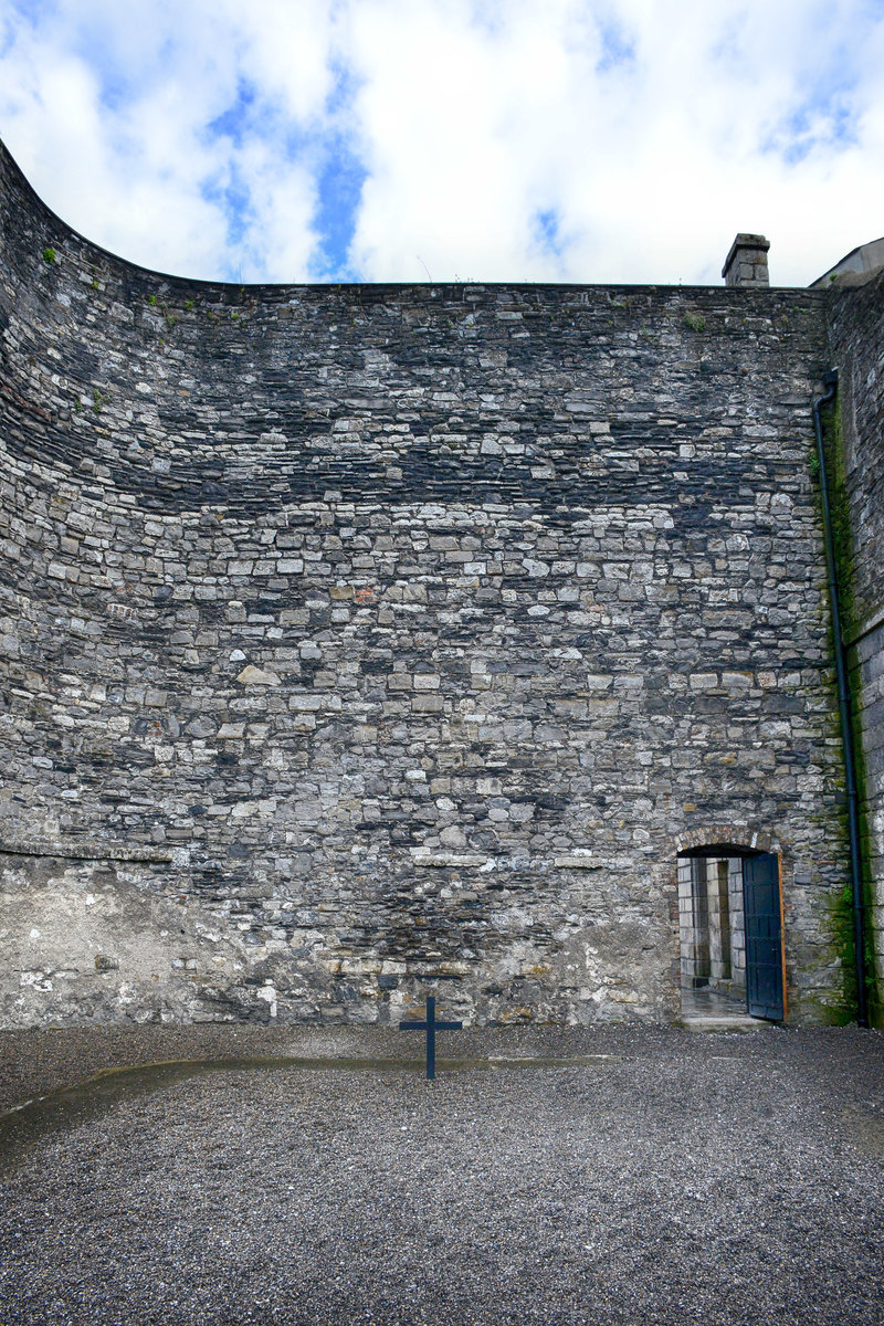 Kilaminham Gaol ist ein ehemaliges Gefngnis im Dubliner Stadtteil Kilmainham. Heute dient es als Museum. Im Hof des Gefngnisses befindet sich eine Gedenksttte fr die hier hingerichteten Anfhrer des Osteraufstandes 1916.
Aufnahme: 11. Mai 2018.