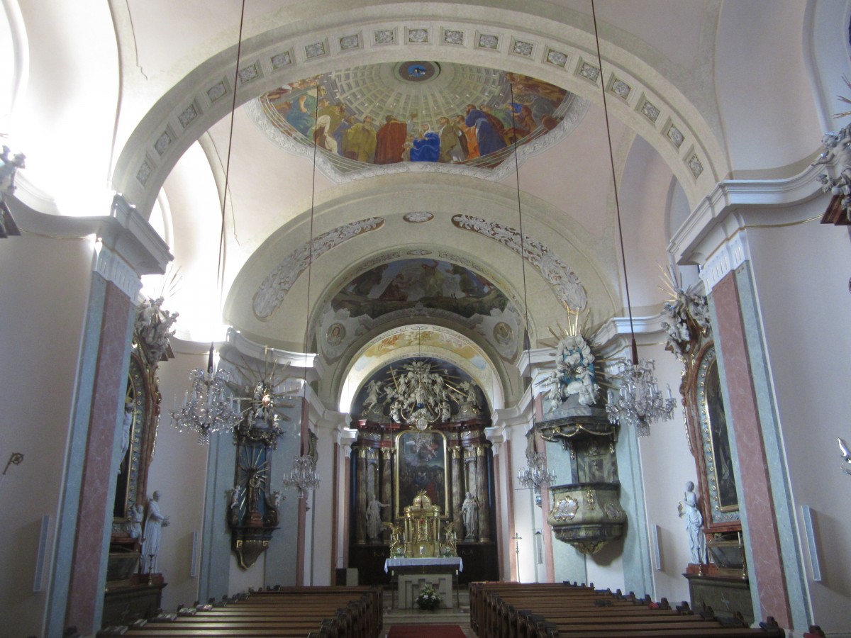 Kindberg, Hochaltar und Kanzel der St. Peter und Paul Kirche, Altarbild von Carolus 
Laubmann 1775 (17.08.2013)