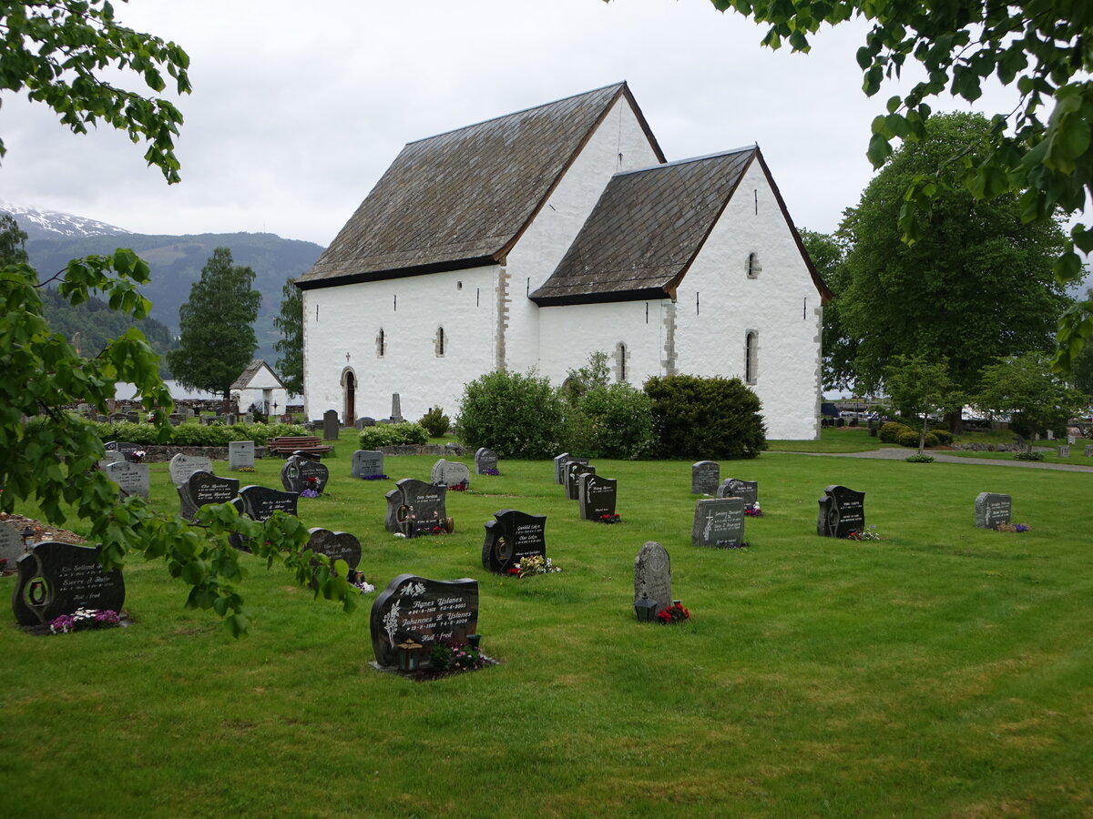 Kinsarvik, evangelische Kirche, erbaut von 1150 bis 1200 (27.05.2023)