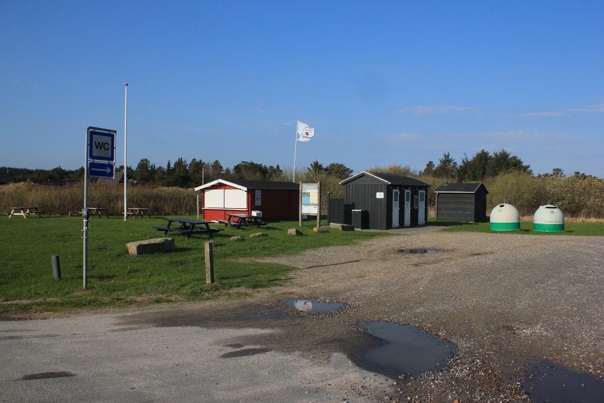 Kiosk von Kjul am Kjul Strand , von hier sind es nur noch wenige Meter bis man an der Nordsee ist.
Aufnahme vom 22. Sep.2018