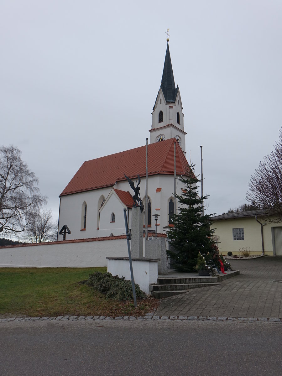 Kirchberg bei Eggenfelden, gotische St. Michael Kirche, erbaut im 15. Jahrhundert (25.12.2016)