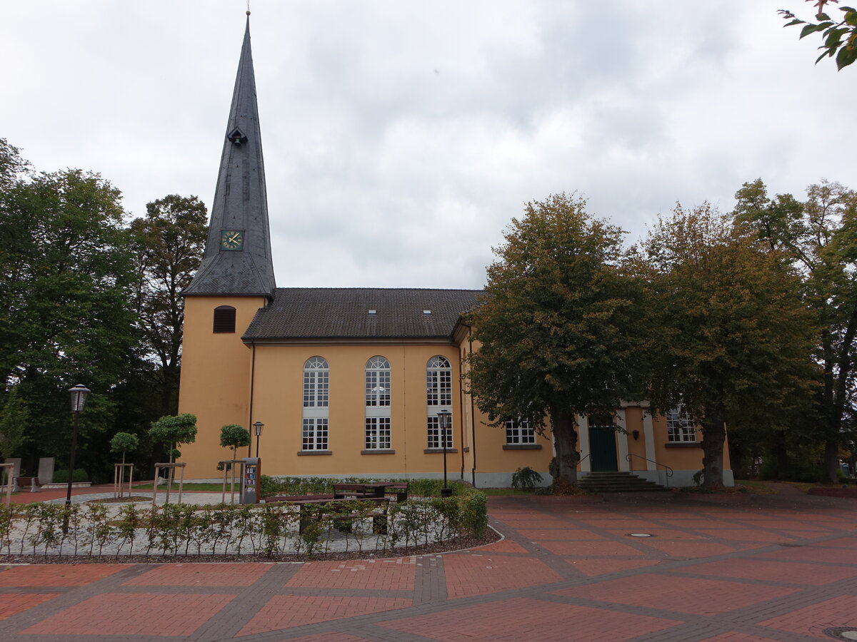 Kirchdorf, evangelische St. Nikolai Kirche, erbaut von 1831 bis 1833 (07.10.2021)