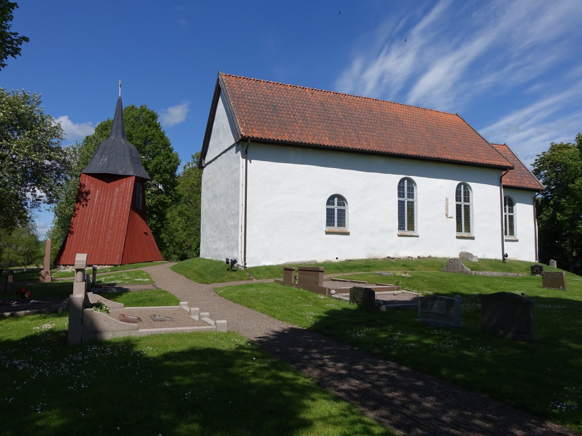 Kirche von Marka, erbaut im 11. Jahrhundert, Glockenturm von 1752 (14.06.2015)