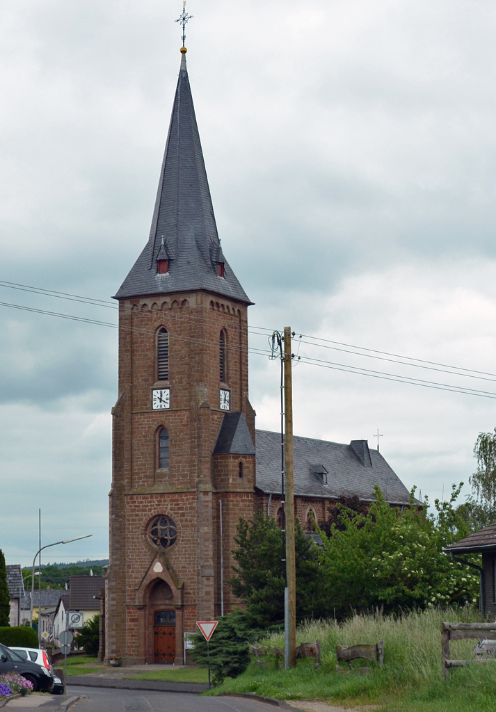 Kirche St. Agnes in Bleibuir (Kreis Euskirchen) 28.05.2014