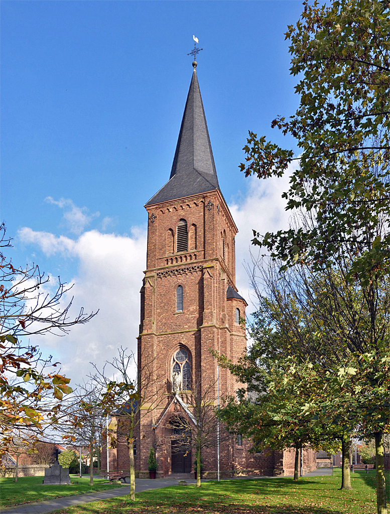 Kirche St. Michael (erste Erwhnung 09.07.931) in Kelz (Kreis Dren) - 13.11.2013