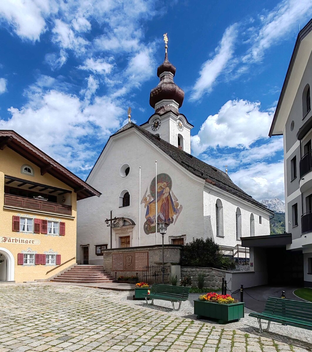 Kirche St. Michael in Lofer im August 2026