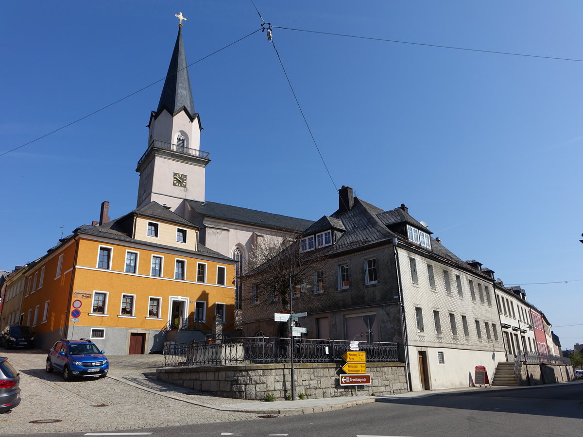 Kirchenlamitz, Ev. St. Michael Kirche, Saalbau mit Satteldach, eingezogener Chor dreiseitig geschlossen, neugotisch erbaut von 1834 bis 1837 (21.04.2018)
