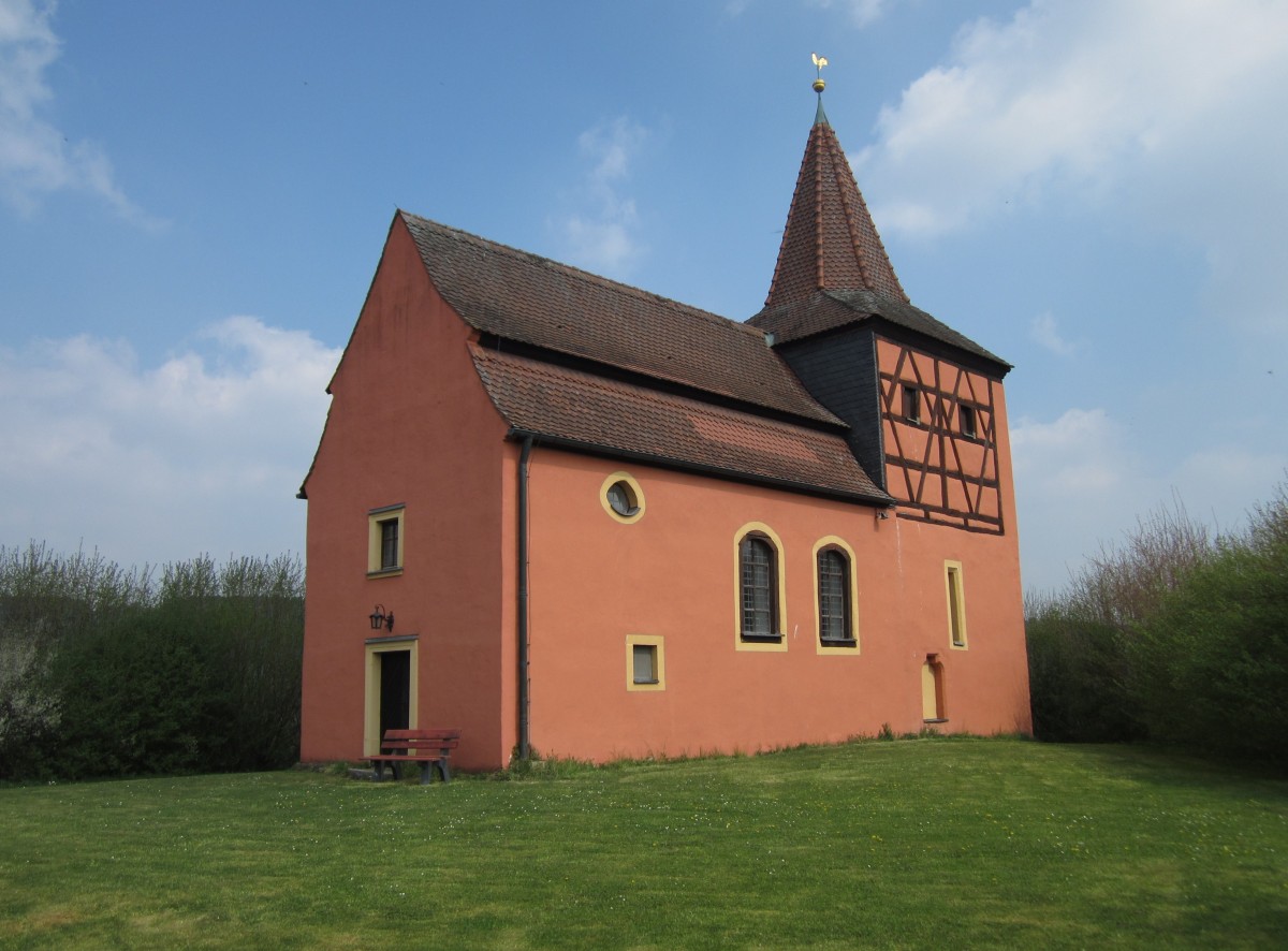 Kirchrimbach, Mauritiuskirche, Chorturmkirche, im Kern mittelalterlich, Langhaus erbaut im 18. Jahrhundert (13.04.2014)