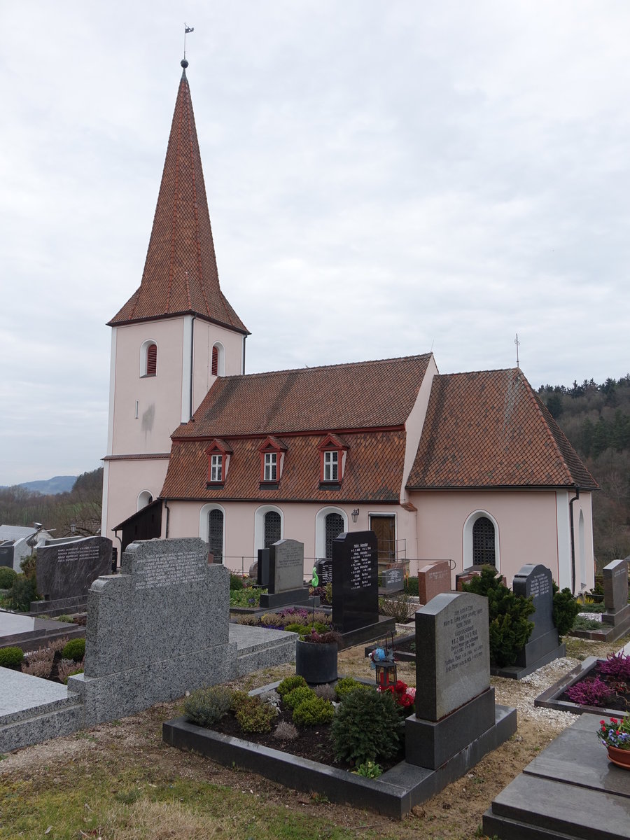 Kirchrsselbach, Ev. Pfarrkirche St. Jakobus, Saalkirche mit eingezogenem Rechteckchor und Westturm, Langhaus erbaut von 1776 bis 1779 durch Johann Gottlieb Riedel (27.03.2016)