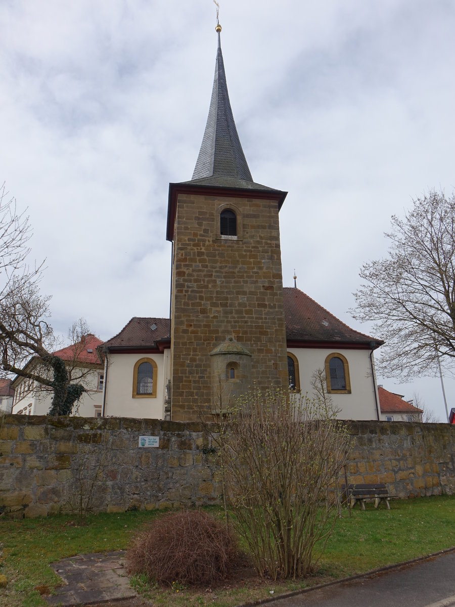 Kirchschletten, Pfarrkirche St. Johannes der Tufer, Chorseitenturm romanisch 12. Jahrhundert, Langhaus barock erbaut bis 1706 durch Leonhard Dientzenhofer und Bonaventura Rauscher (09.04.2018)