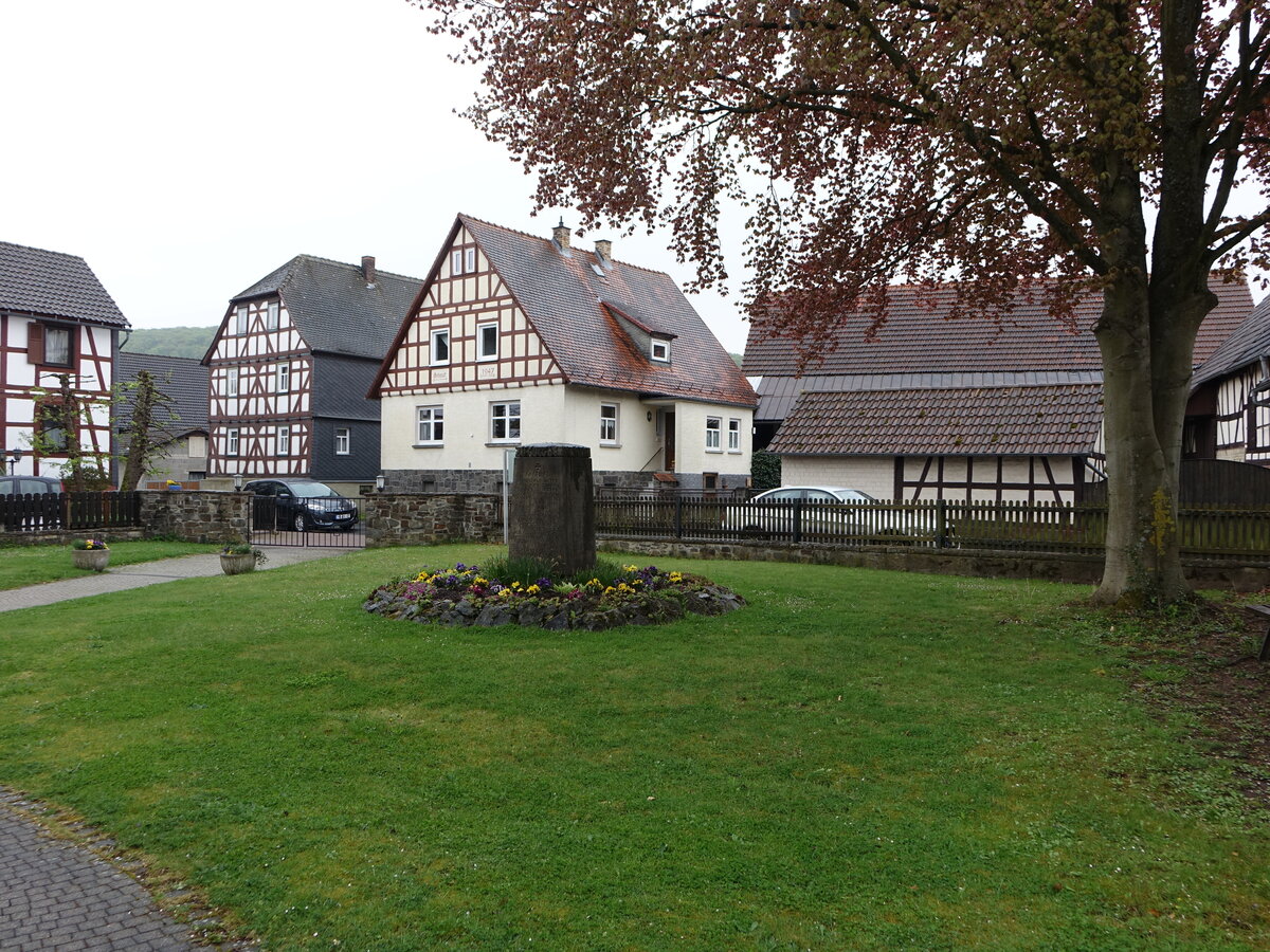 Kirchvers, Fachwerkhuser am Berliner Platz (30.04.2022)