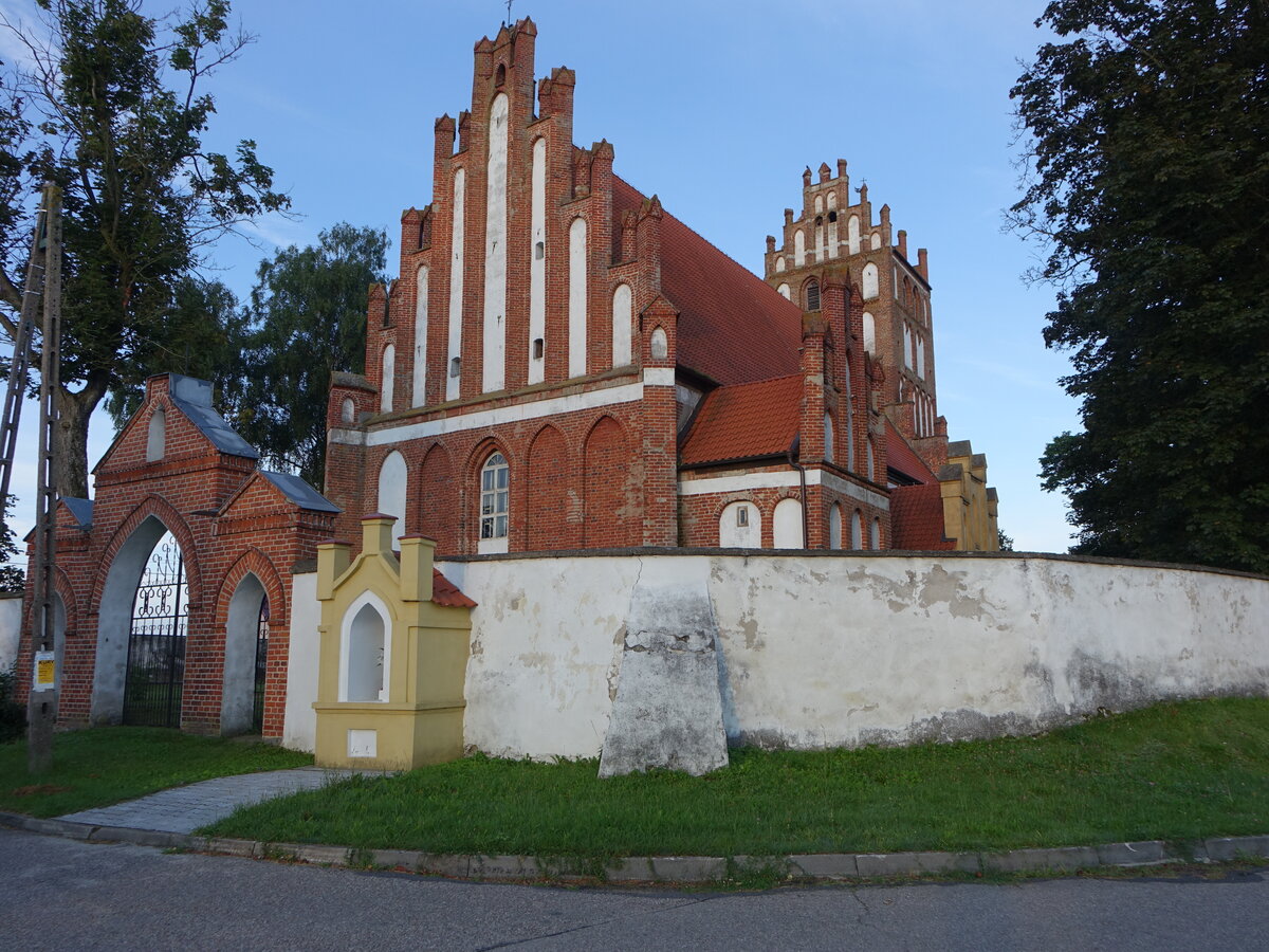 Kiwity / Kiwitten, Pfarrkirche St. Peter und Paul, erbaut im 14. Jahrhundert (04.08.2021)