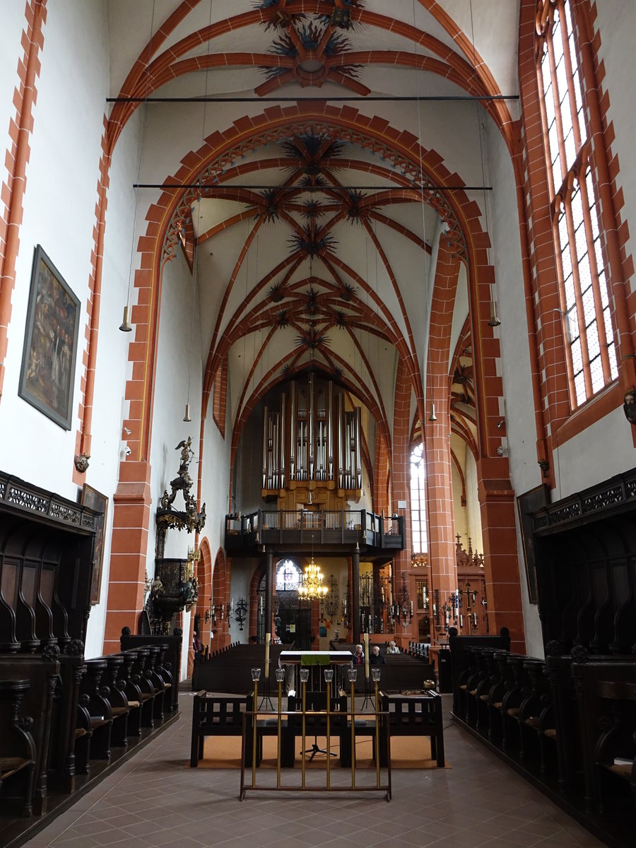 Klausen, Orgelempore in der Wallfahrtskirche St. Marien, Orgel erbaut 2007 von der Firma Rieger (03.10.2016)