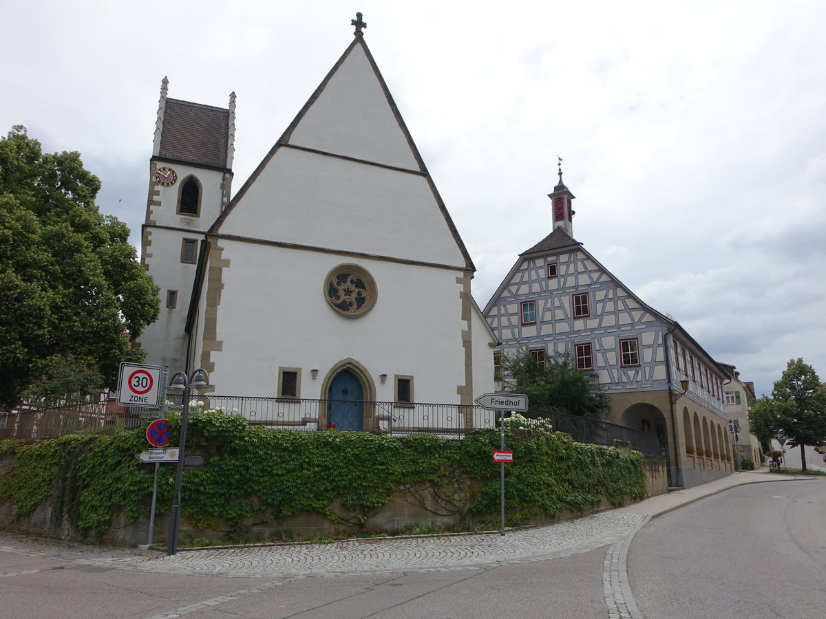 Kleinbottwar, ev. Pfarrkirche St. Georg von 1491 und Rathaus (24.06.2018)