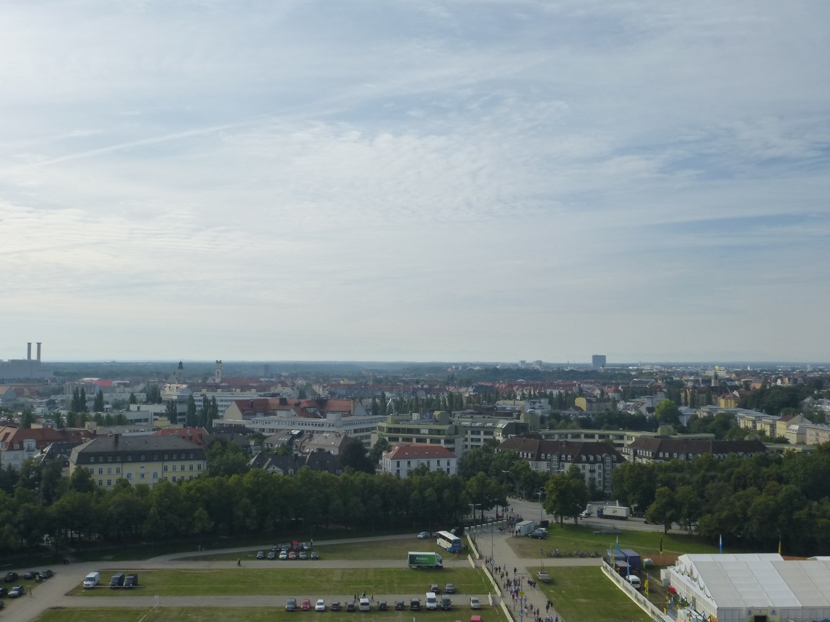 Kleiner Blick ber Mnchen, vom Riesenrad aus.
22.09.2013.