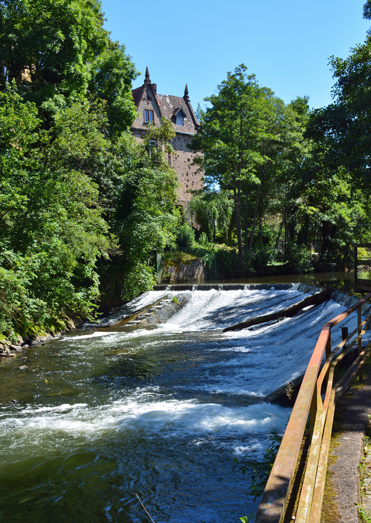 Kleines Stauwehr an der Urft in Gemnd (Schleiden) - 07.08.2016