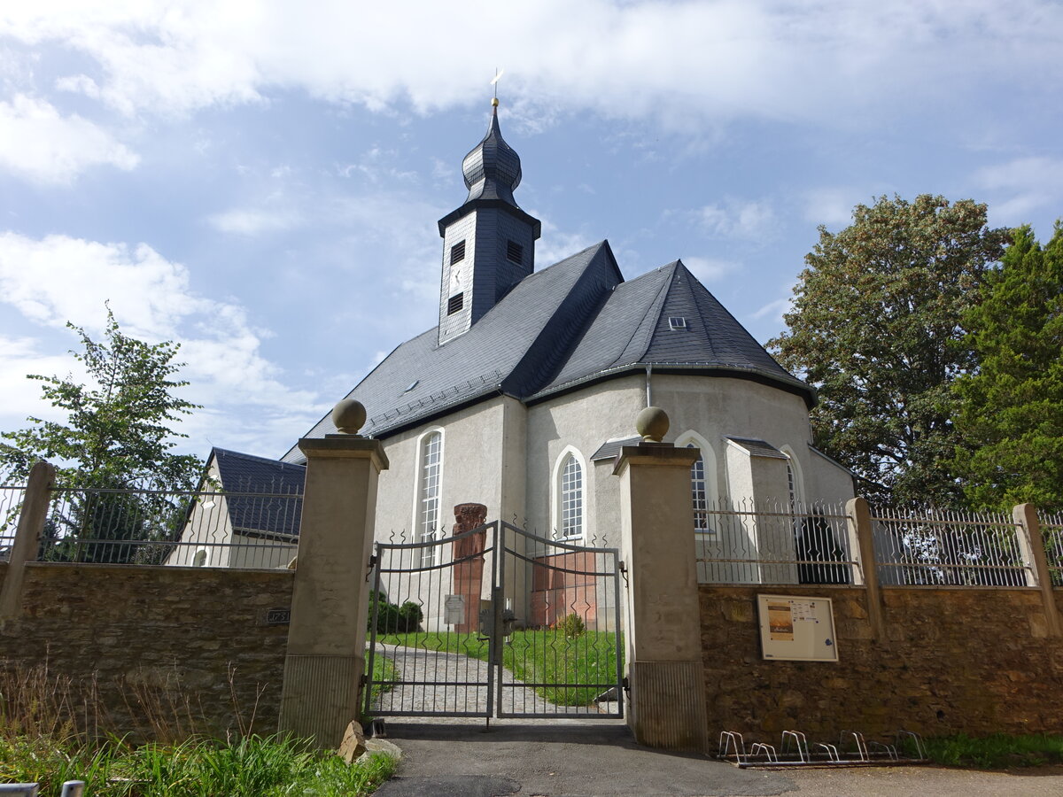 Kleinhartmannsdorf, evangelische Kirche, erbaut im 14. Jahrhundert (18.09.2023)
