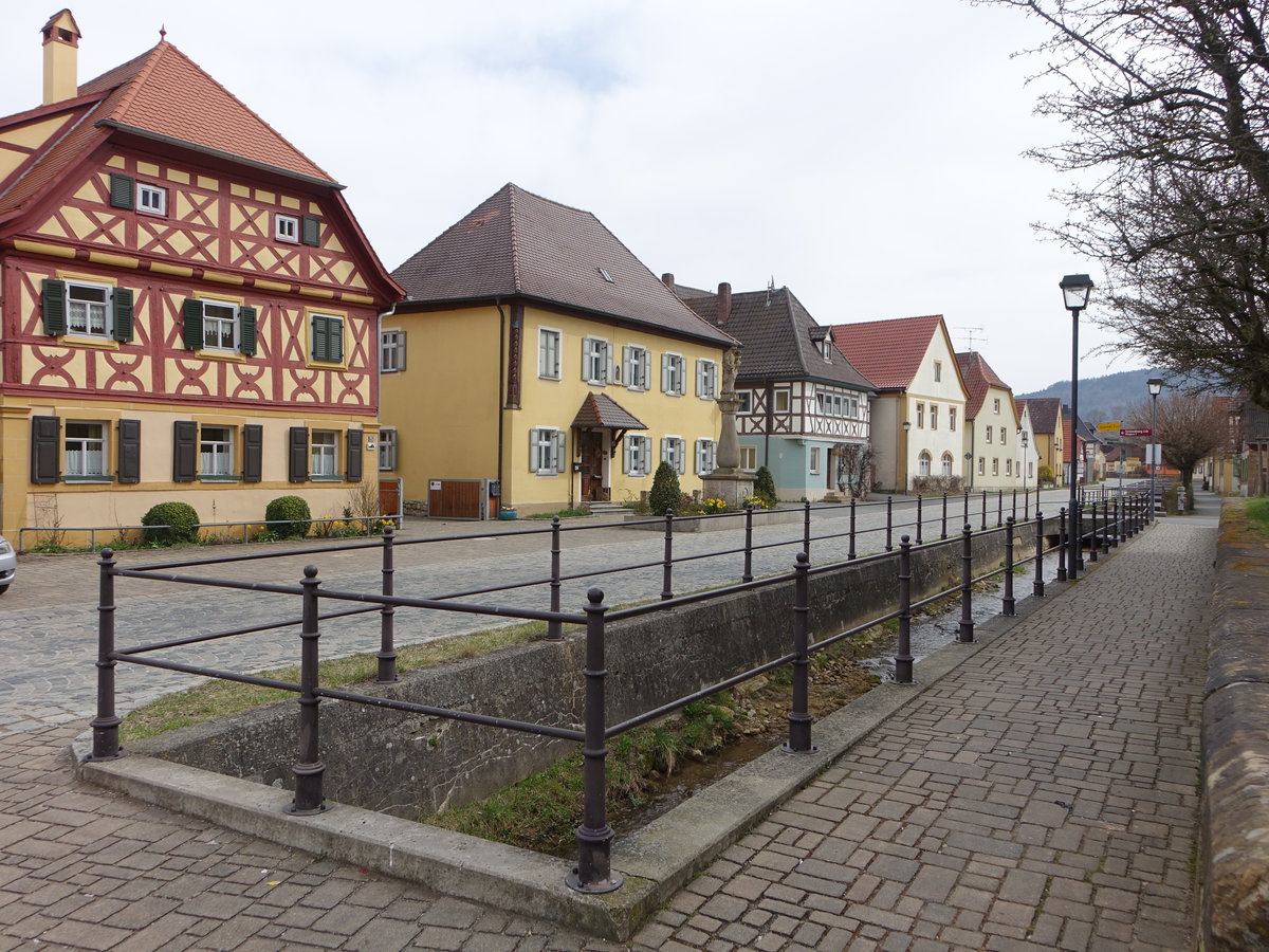 Kleukheim, Fachwerkhuser in der Kleukheimer Hauptstrae (09.04.2018)