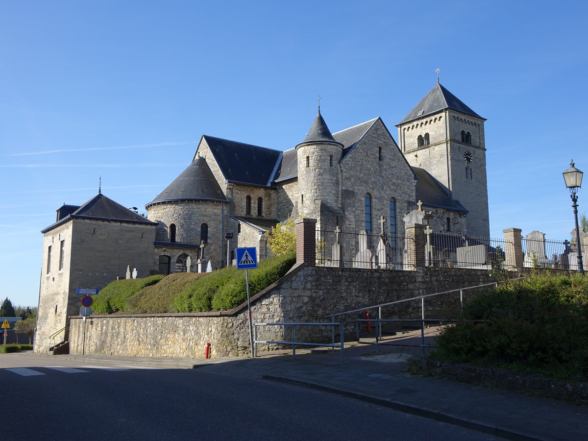 Klimmen, kath. Basilika, romanischer Turm, Langschiff erbaut von 1904 bis 1906 (05.05.2016)