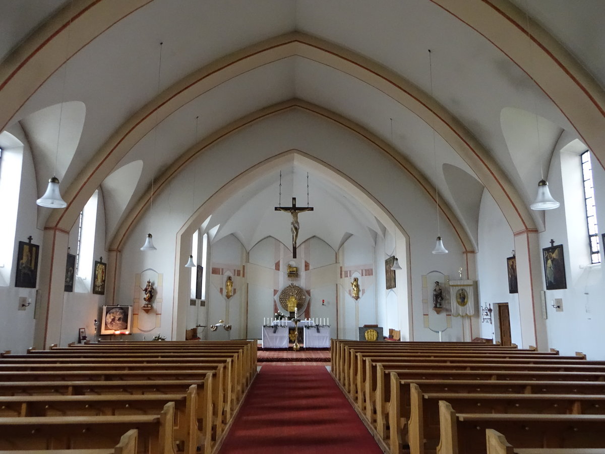 Klingenbrunn, Innenraum der kath. Pfarrkirche Maria, Hilfe der Christen (05.11.2017)