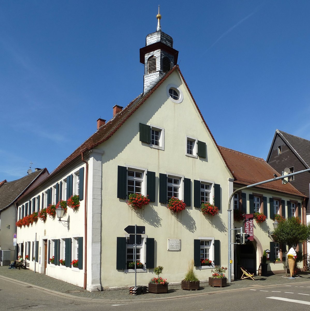 Klingenmnster, das historische Rathaus des Erholungsortes in der Sdpfalz, Sept.2017