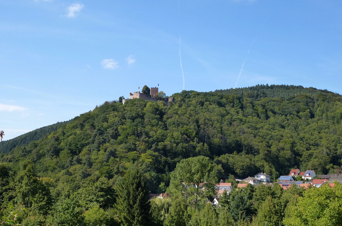 Klingenmnster, hoch ber dem Ort liegt die Burgruine Landeck, erbaut um 1200, Sept.2017