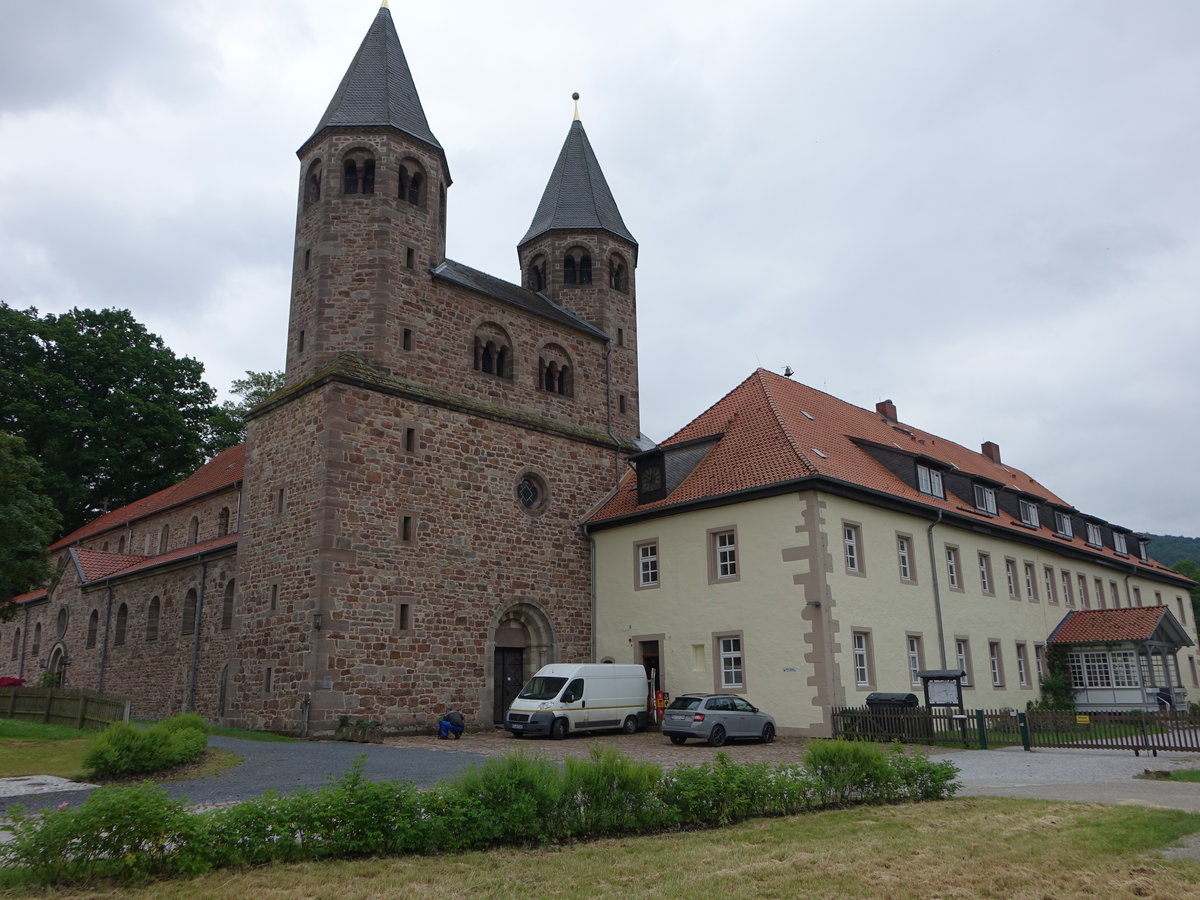 Kloster Bursfelde, ehemalige Benediktinerabtei, gestiftet 1093 von Graf Heinrich dem Reichen, heute geistliches Zentrum der Landeskirche Hannover (06.06.2019)