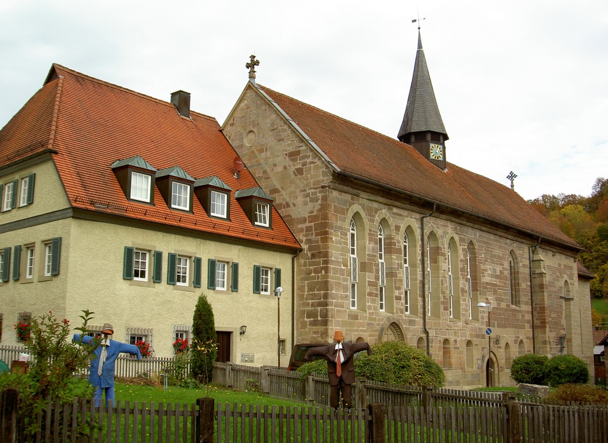 Kloster Gnadental, ehem. Zisterzienserinnenkloster, gegrndet 1237 durch Konrad von Krautheim, Spitalgebude und Klosterkirche (03.11.2014)