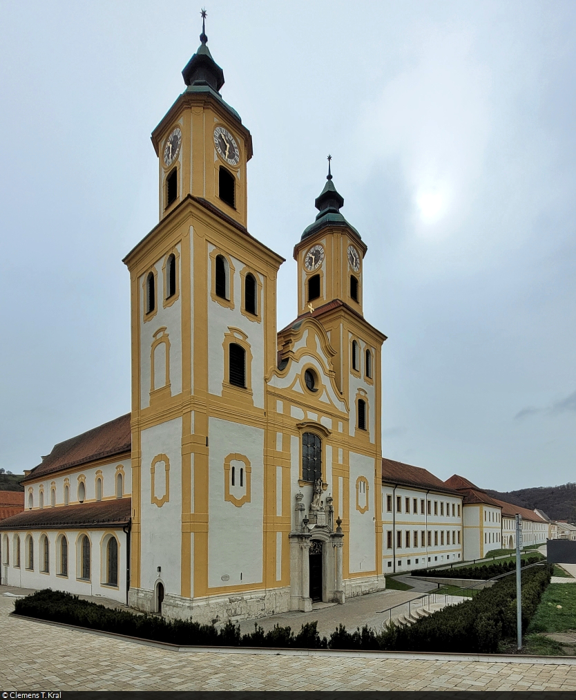 Kloster Rebdorf in Eichsttt mit seinen zwei Kirchtrmen, die zur ehemaligen Klosterkirche  St. Johannes der Tufer  gehren.

🕓 14.4.2023 | 10:31 Uhr