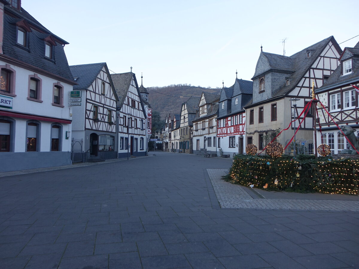 Kobern, Fachwerkh�user am Marktplatz (26.12.2025)