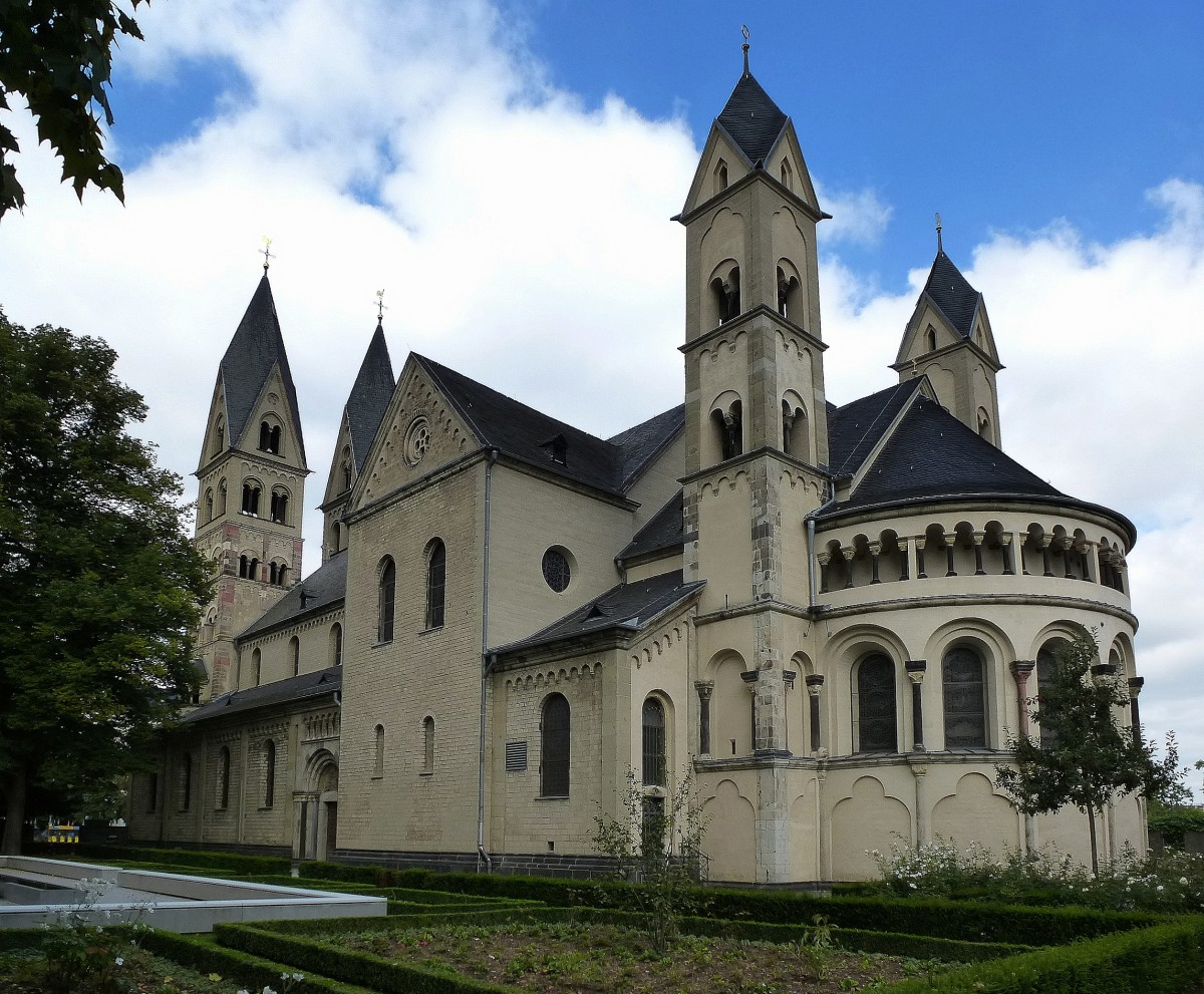 Koblenz, Blick auf die Sd-Ostseite der Basilika St.Kastor, eingeweiht 1208, Sept.2014