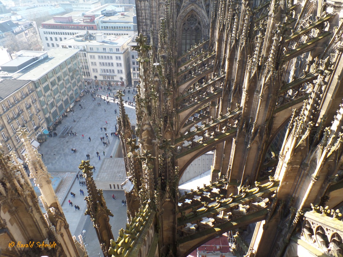 Kln am 7.2.2015: Blick vom Dom auf den Roncalliplatz