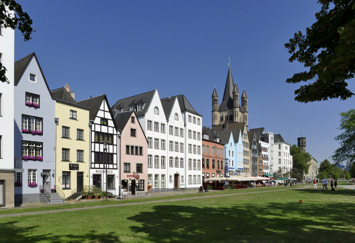 Kln - Uferpromenade mit Fischmarkt und Kirche  Gro Sankt Martin  - 23.06.2019