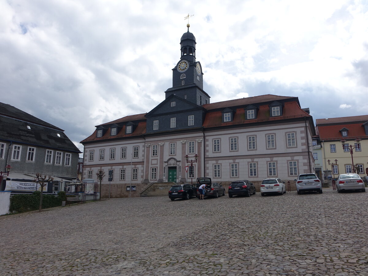 Knigsee, Rathaus mit Ratskeller am Marktplatz (23.04.2023)