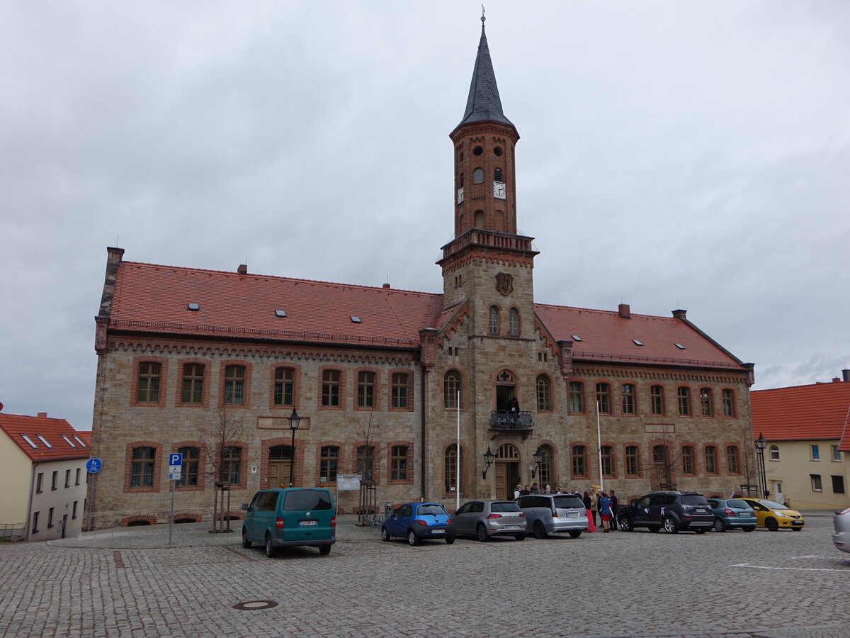 Knnern, Rathausgebude am Marktplatz, erbaut 1862 (15.03.2019)