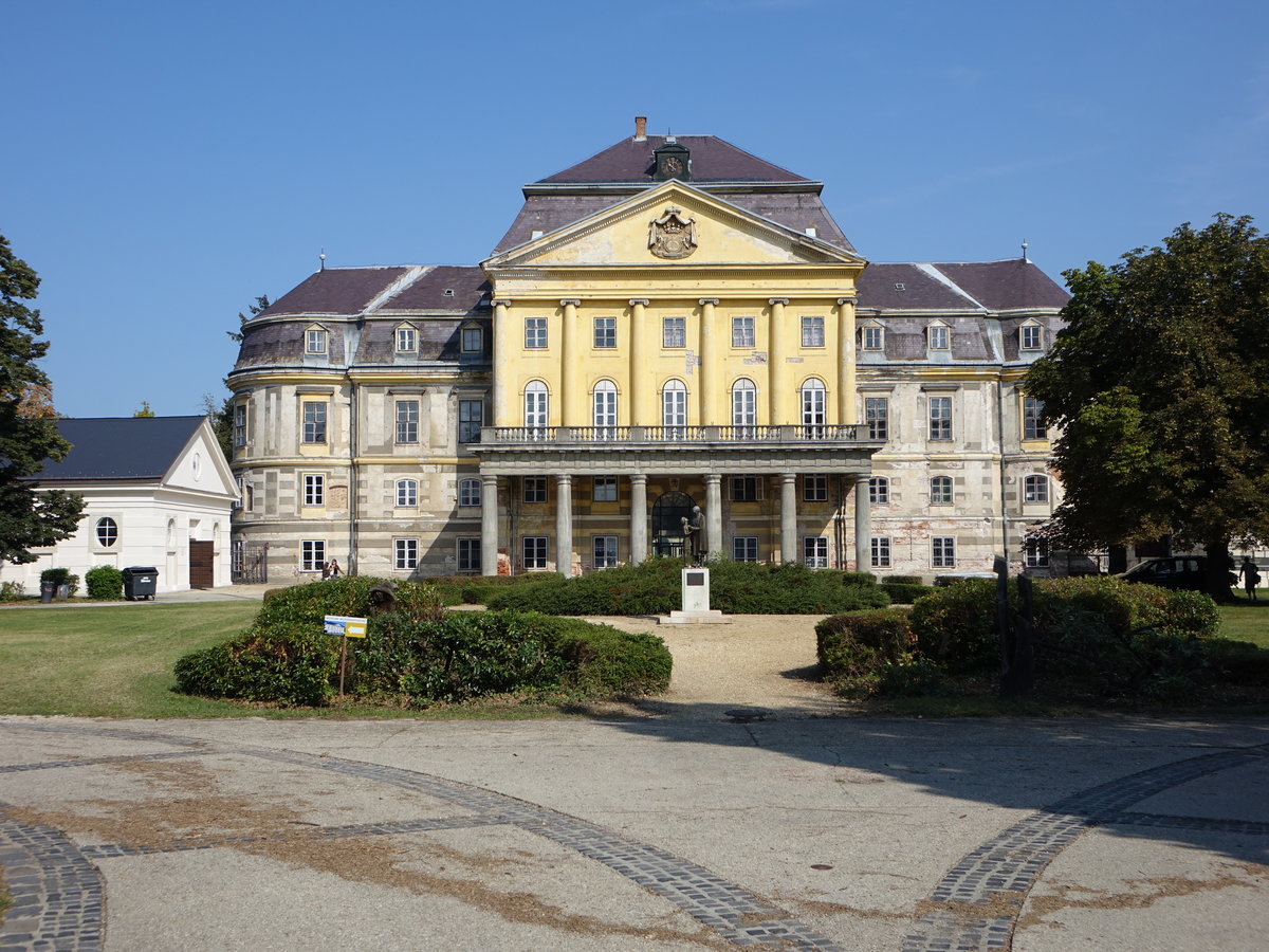 Krmend, Barockschlo, erbaut bis 1720, heute Gymnasium (29.08.2018)