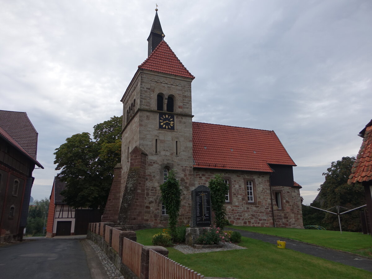 Kohnsen, evangelische St. Johannis Kirche, erbaut 1652 aus Bruchsteinen (29.09.2023)