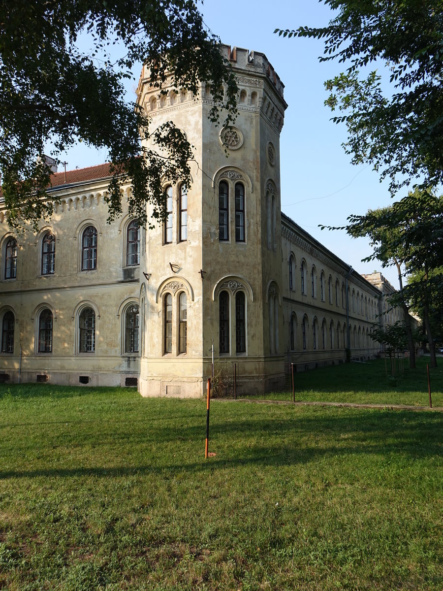 Komarno, neugotischer Offizierspavillon in der Elektrarenska Strae, erbaut 1863 (27.08.2019)