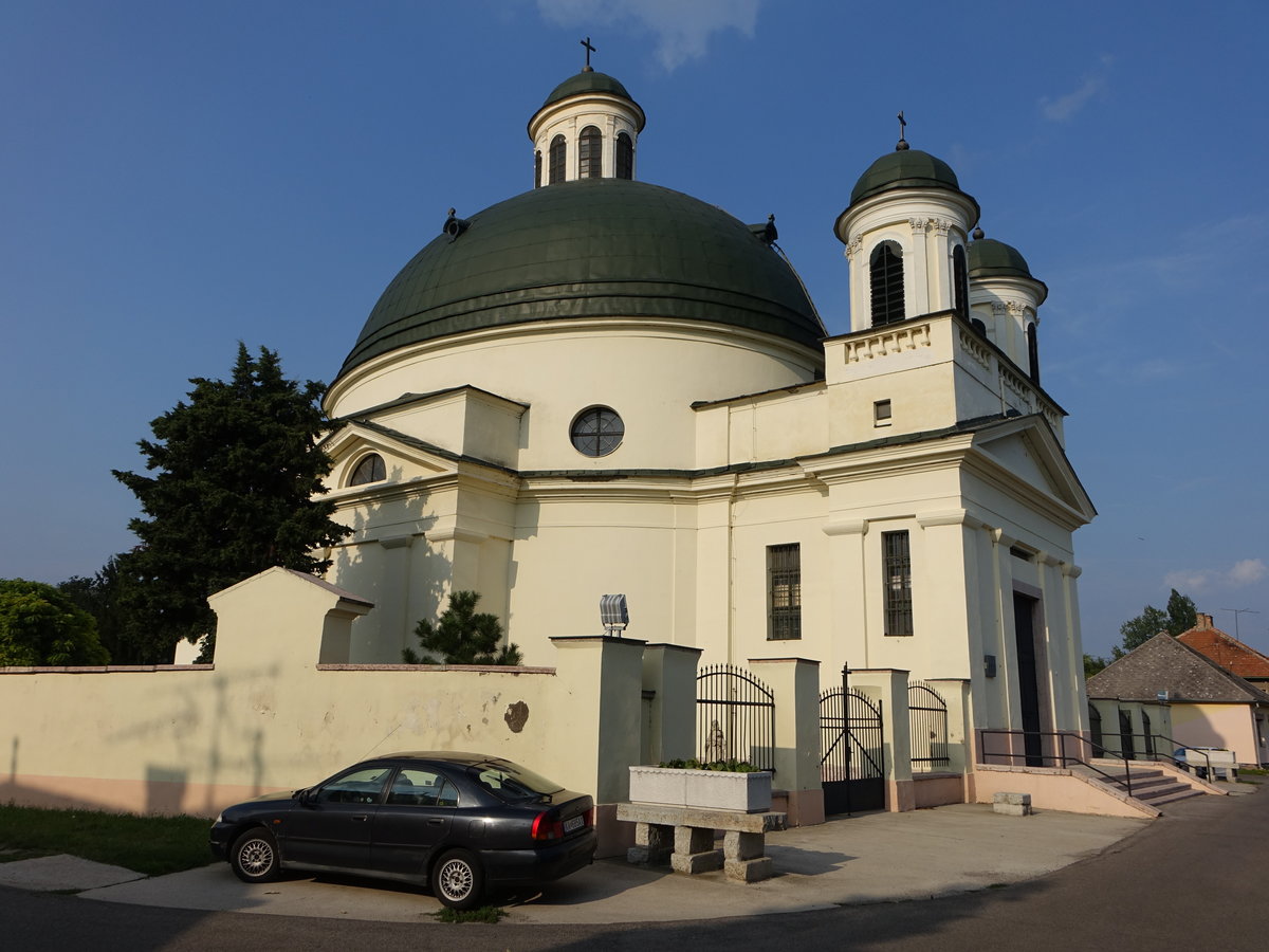 Komarno, Pfarrkirche St. Rosalia, erbaut im 19. Jahrhundert (27.08.2019)