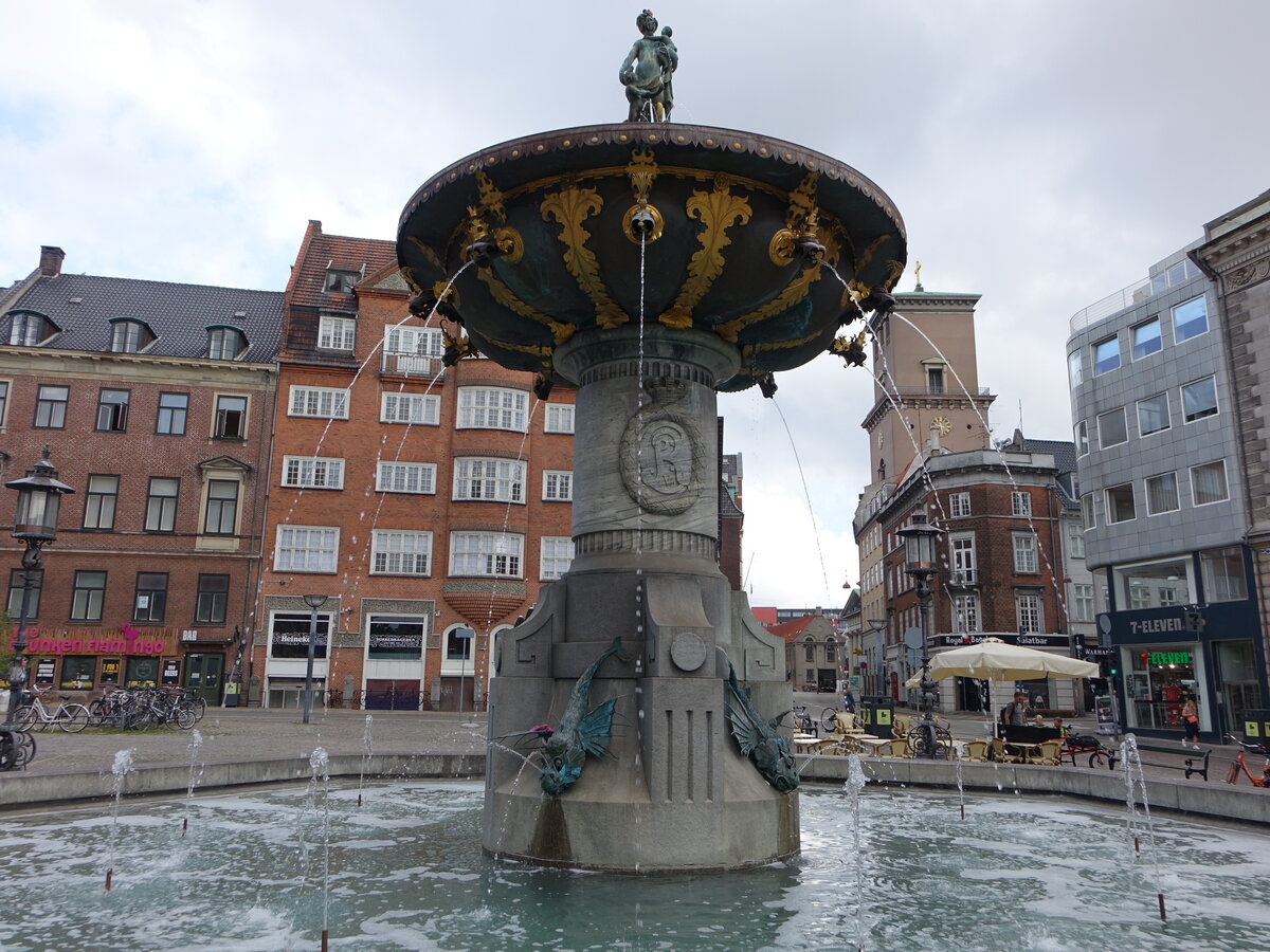 Kopenhagen, Caritasbrunnen am Gammeltorv Platz (23.07.2021)