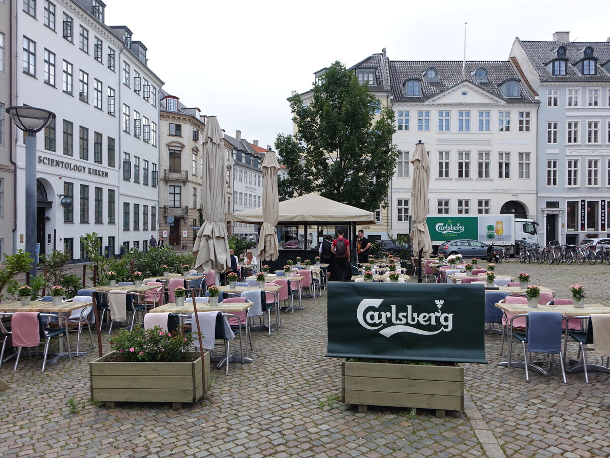 Kopenhagen, Gebude und Cafes am Nytorv Platz (23.07.2021)