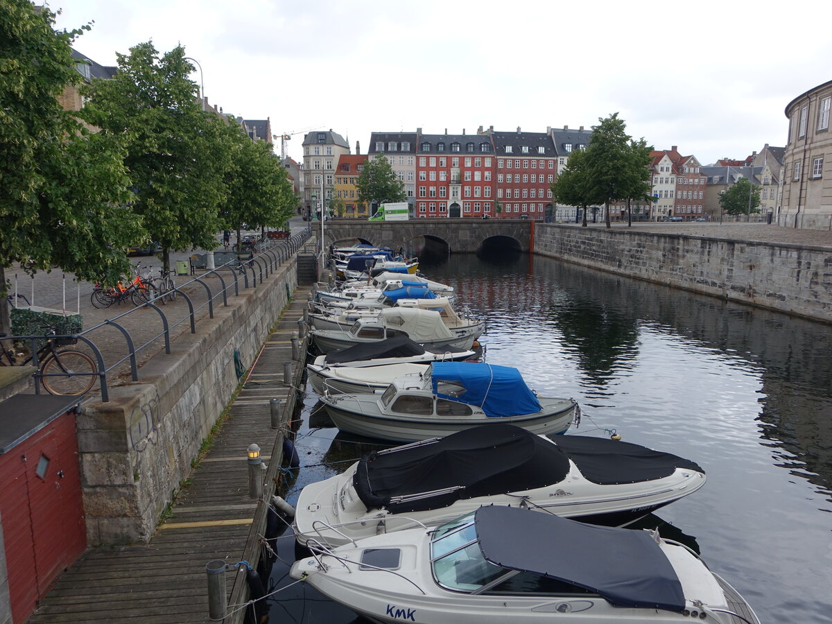 Kopenhagen, Huser am Frederiksholm Kanal (23.07.2021)