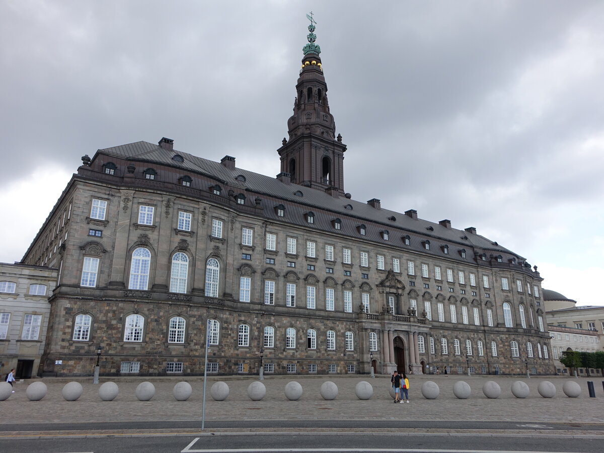 Kopenhagen, Schloss Christiansborg am Bertel Thorvaldsens Plads (23.07.2021)