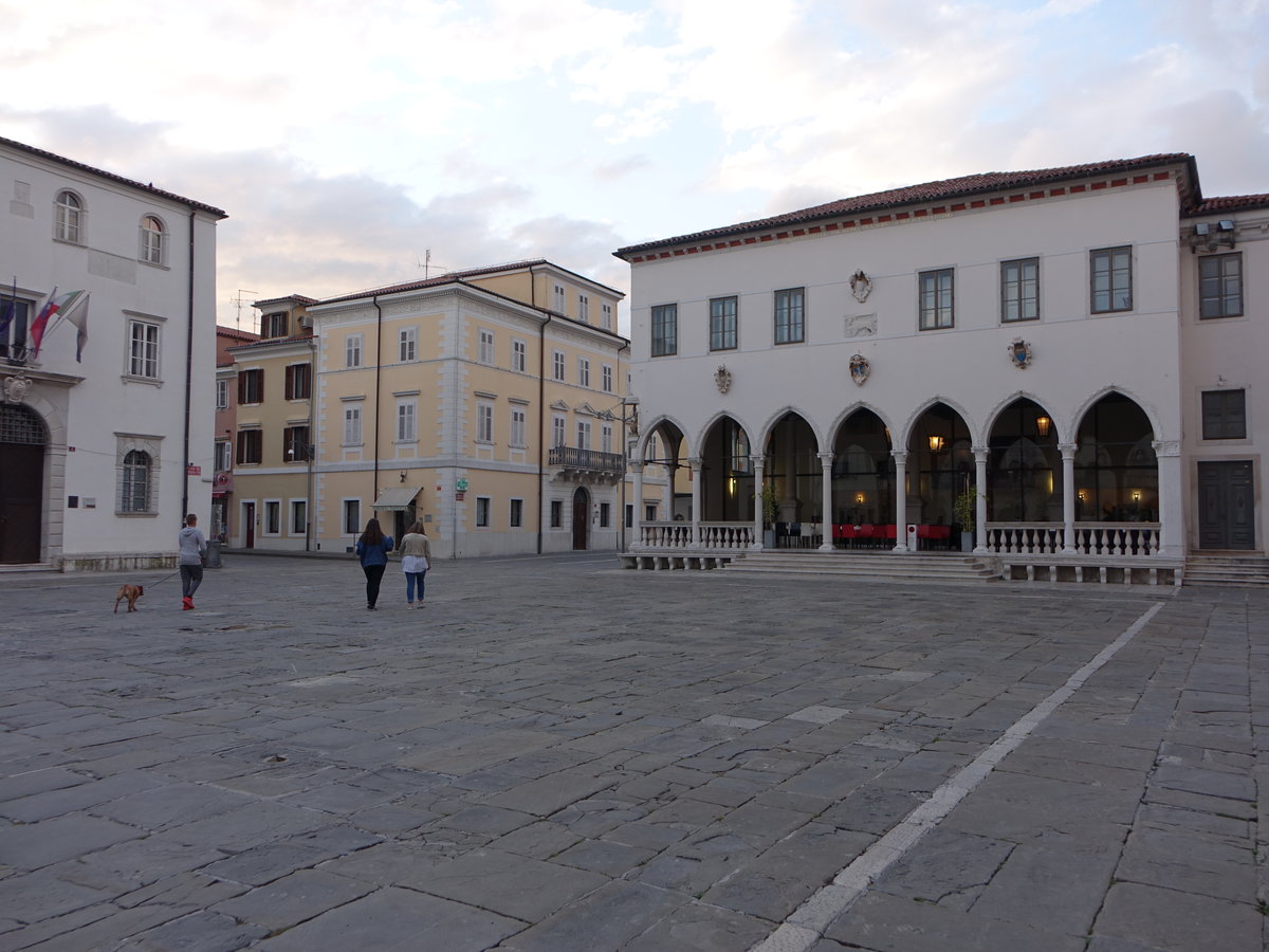 Koper, Loggia am Titov Platz oder Piazza Tito in der Altstadt (28.04.2017)