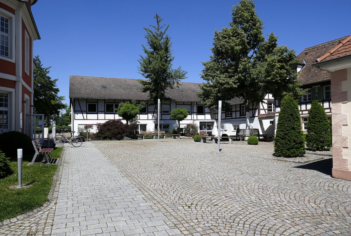Kork, Blick in den Innenhof des  Korker Schloes , Mai 2020