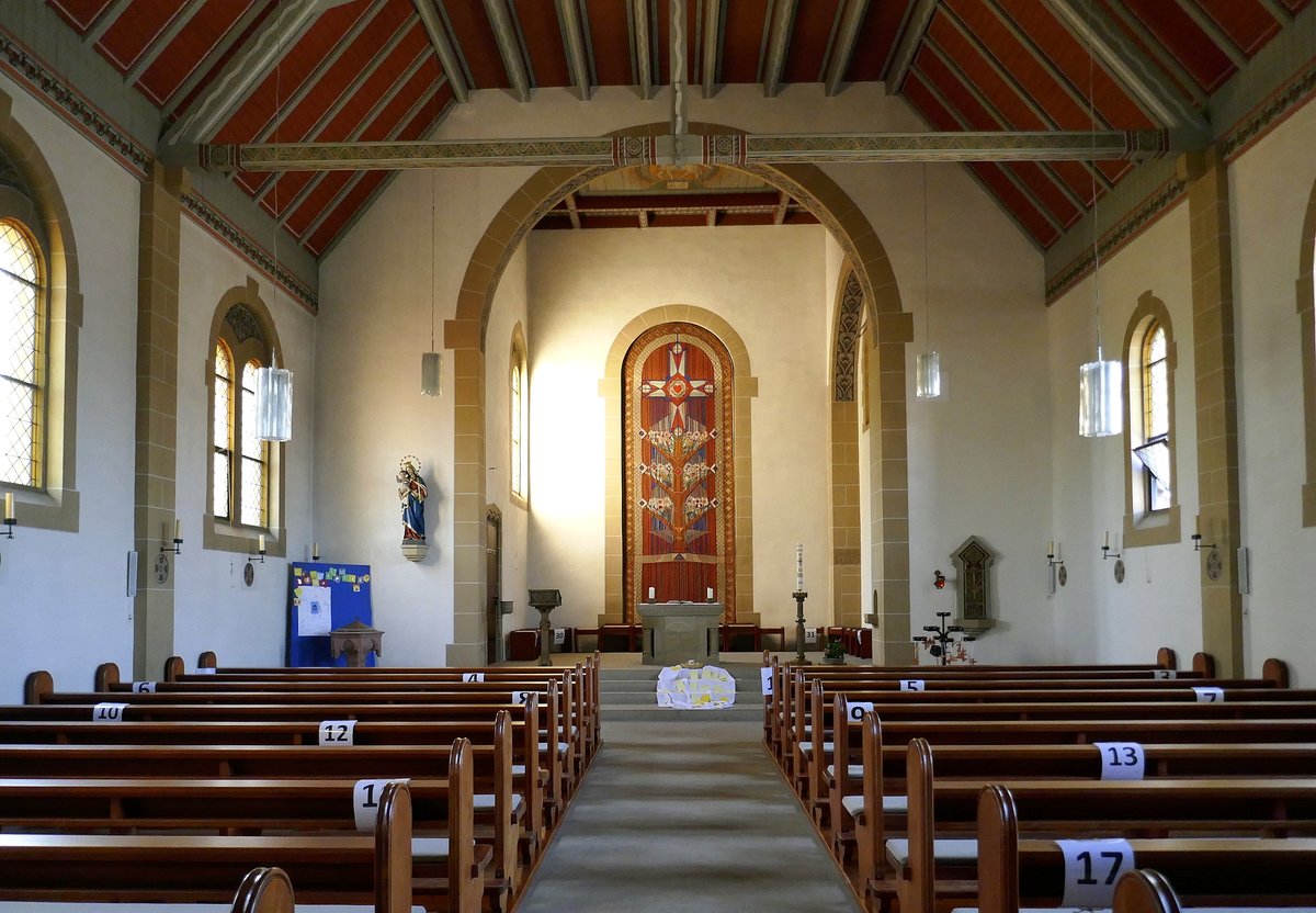 Kork, Blick zum Altar in der Herz-Jesu-Kirche, Aug.2020