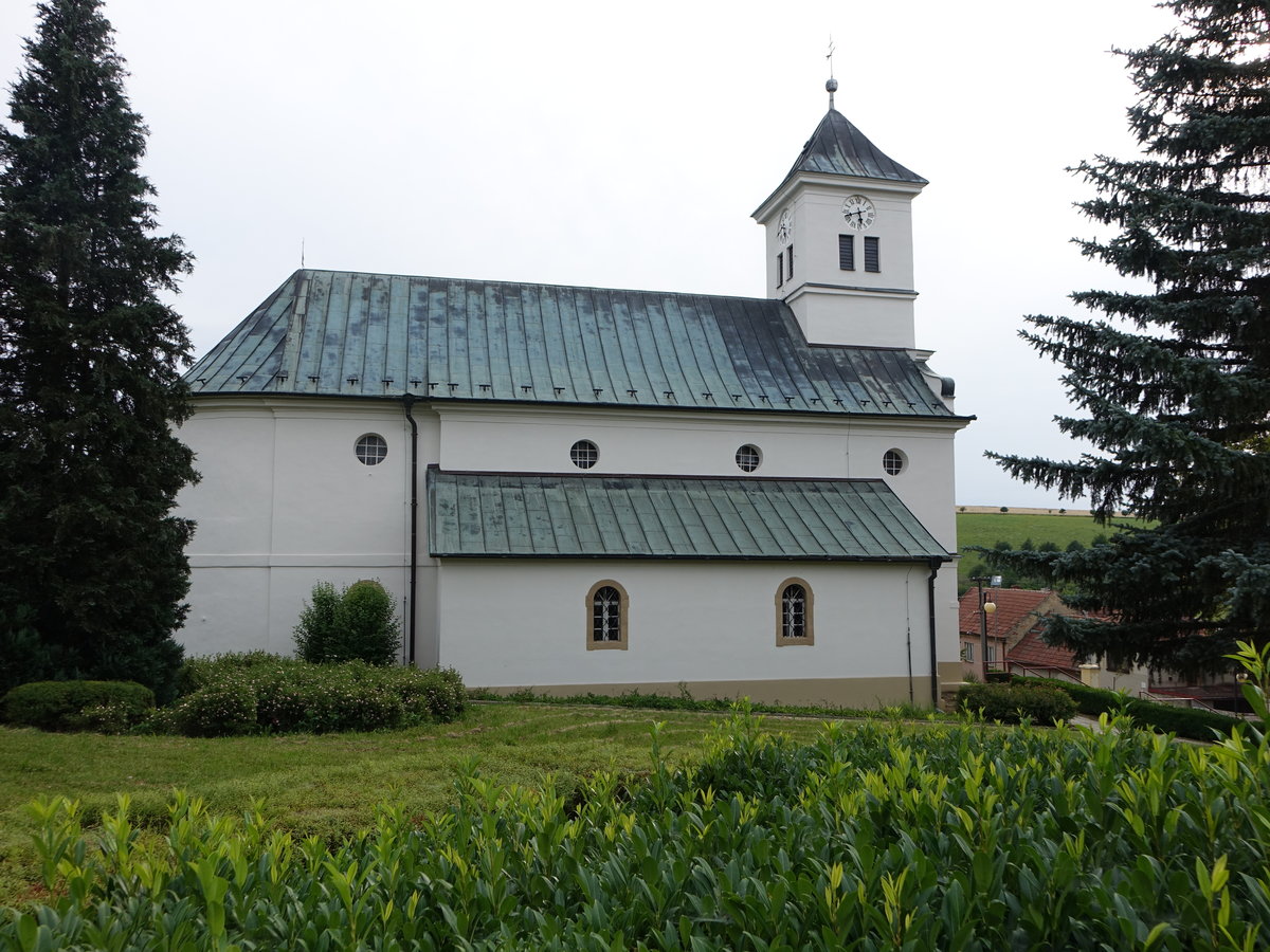Korytna / Koritna, Pfarrkirche St. Wenzel, erbaut im 18. Jahrhundert (02.08.2020)