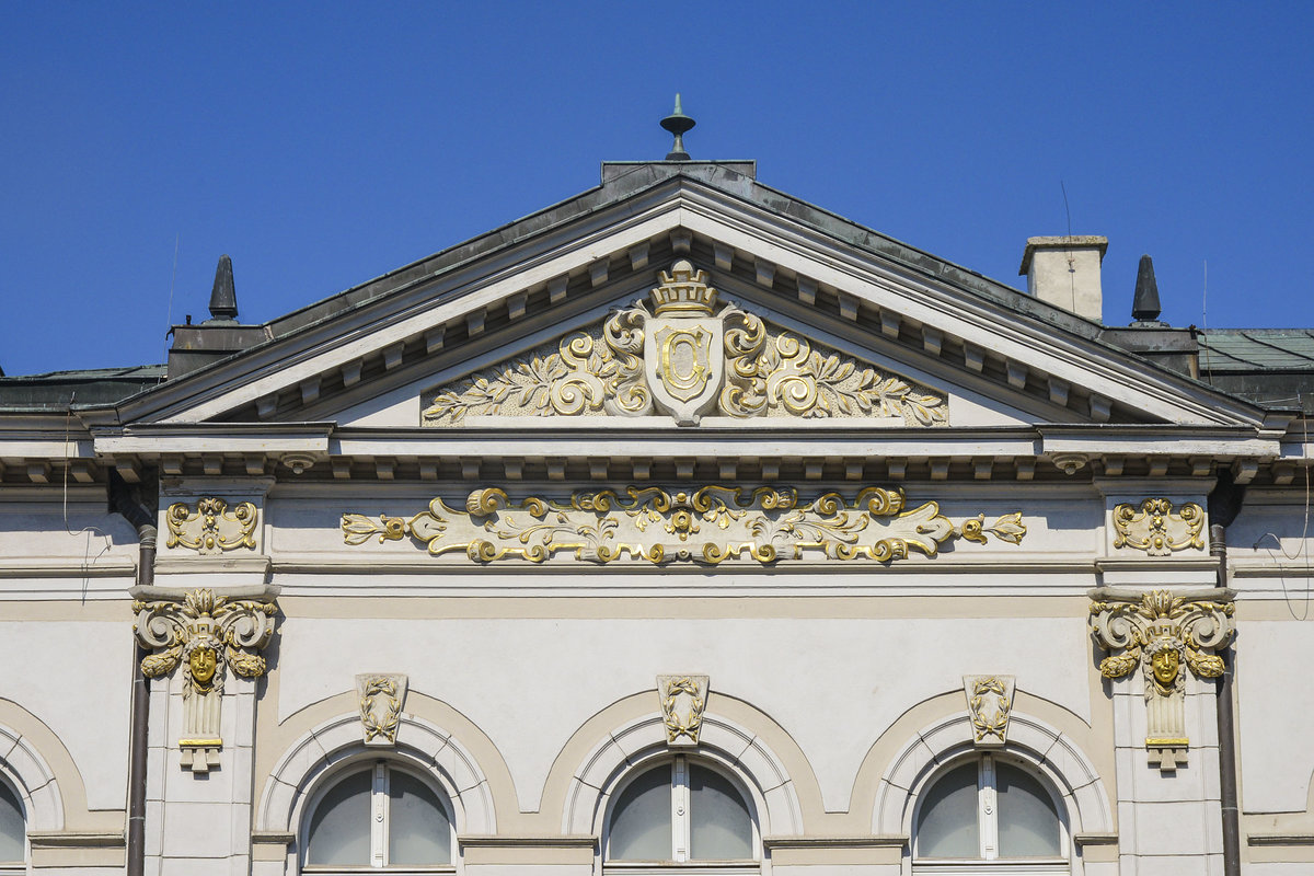 Koszalin, Pommern: Detailaufnahme von der Fassade des Ksliner Museum. Aufnahme: 16. August 2020.